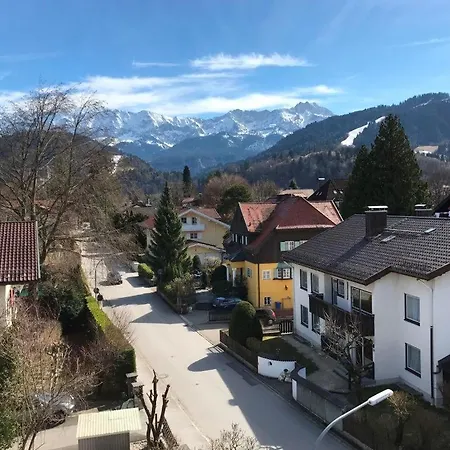 Dachgeschoss Wohnung Mit Traum Bergblick Garmisch-Partenkirchen Extérieur photo